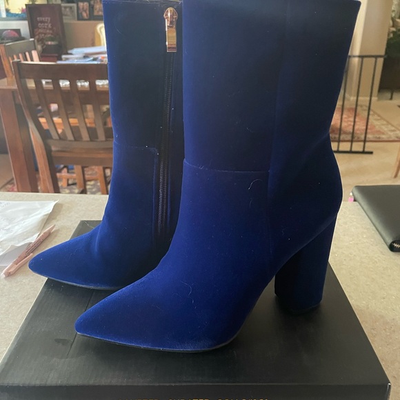 Velour Boots - Picture 3 of 6